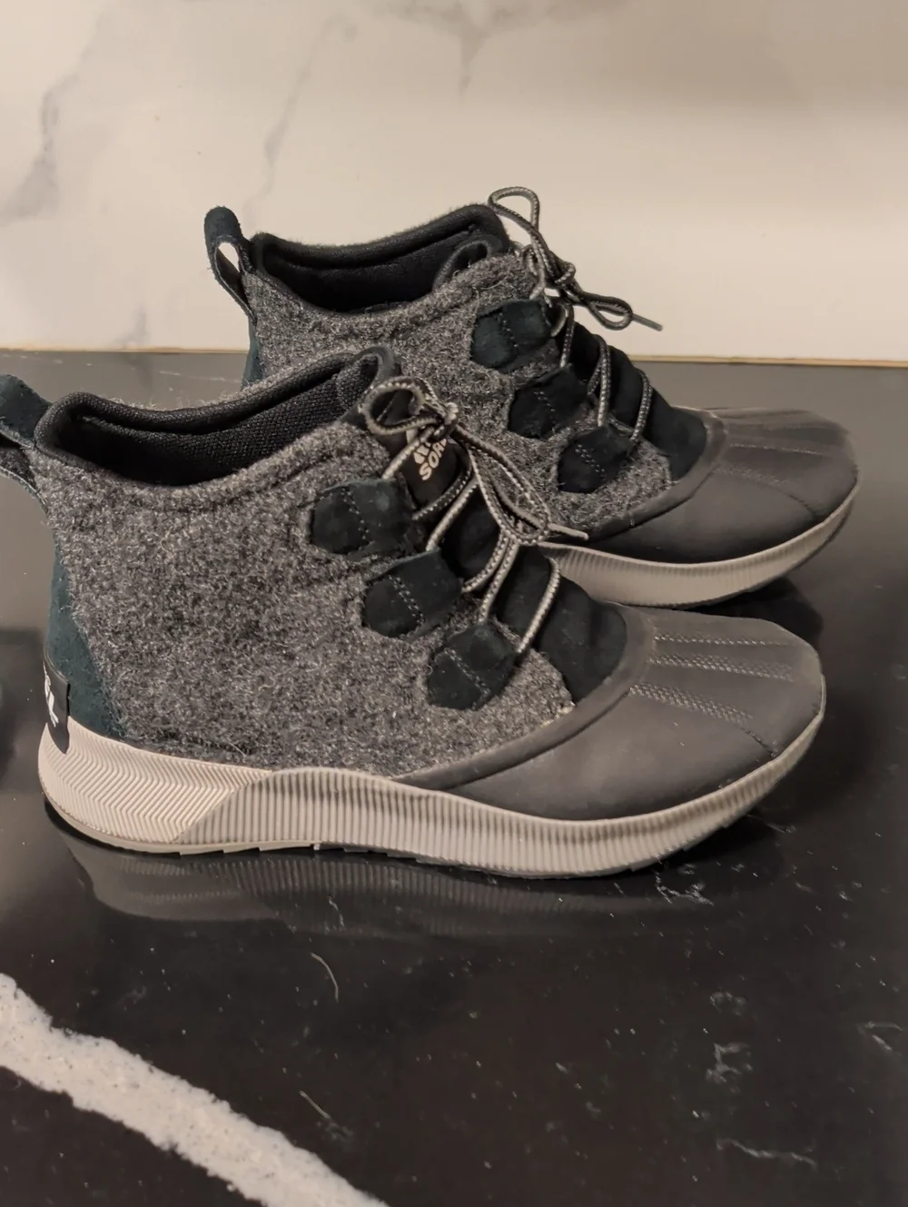 Sorel Out N About III Duck Boots Size 8.5 Used Great MSRP $130